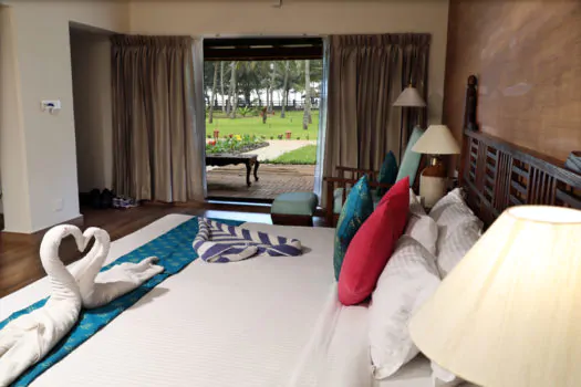 Sea View Room - кровать