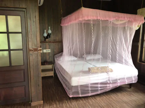 Special Kerala Wooden Bungalow - интерьер