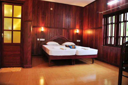 Special Kerala Wooden Bungalow - интерьер
