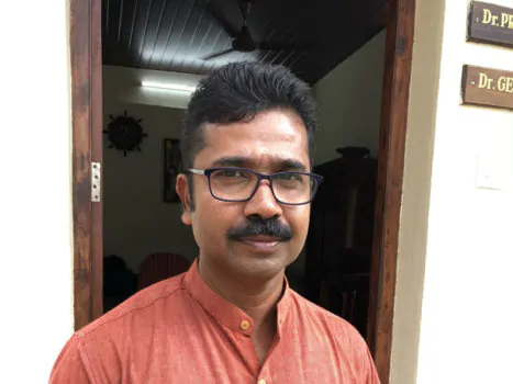 Dr. Praveen - 20 лет опыта